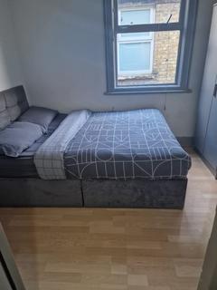 2 bedroom flat to rent - Riverdale Road, Erith DA8