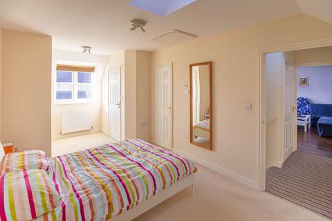 4 Loiret Crescent, Filands, Malmesbury, SN16 9GW