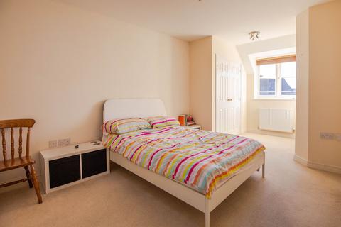 4 Loiret Crescent, Filands, Malmesbury, SN16 9GW