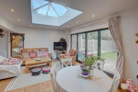 5 bedroom semi-detached house to rent, Valley Road, West Bridgford, Nottingham, Nottinghamshire, NG2