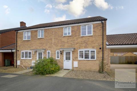 3 bedroom semi-detached house to rent, Coachmaker Way, Norwich NR9