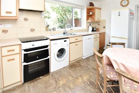 10 Hinton Fields, Bournheath, Bromsgrove, B61 9HR