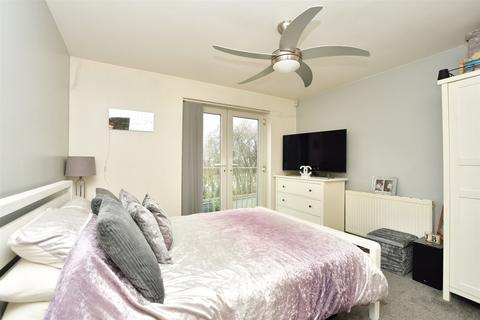 4 bedroom semi-detached house for sale - Danes Hill, Gillingham, Kent