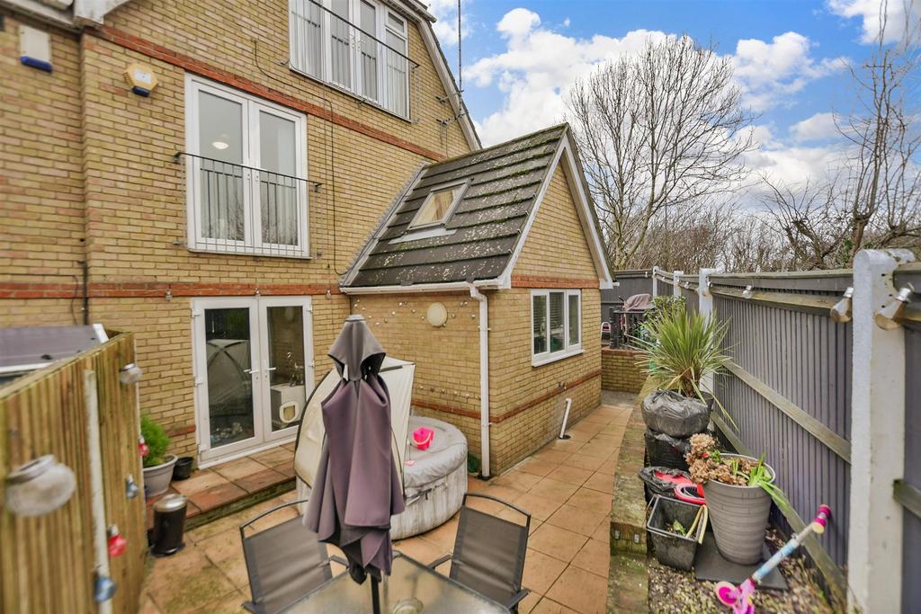 Danes Hill, Gillingham, Kent 4 bed semidetached house for sale £425,000