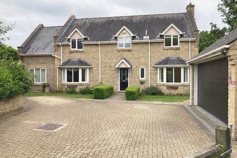 5 bedroom detached house to rent, Proby Close, Peterborough PE7