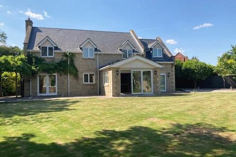 5 bedroom detached house to rent, Proby Close, Peterborough PE7