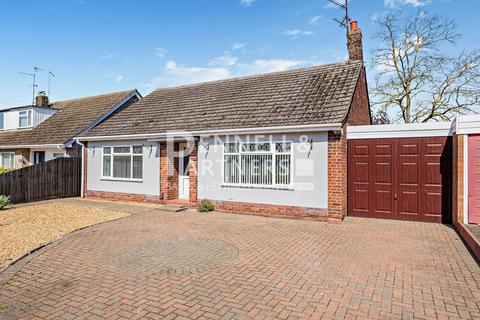 3 bedroom bungalow to rent, Gunthorpe Road, Peterborough PE4