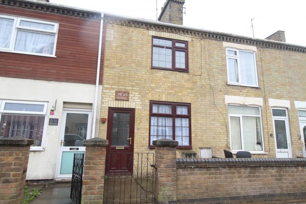 Mayors Walk, Peterborough PE3 3 bed terraced house to rent £925 pcm
