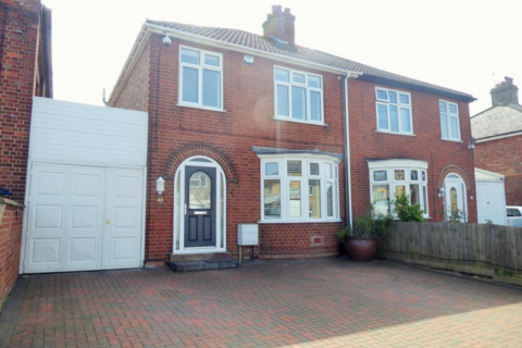3 bedroom semi-detached house to rent, South Street, Peterborough PE2