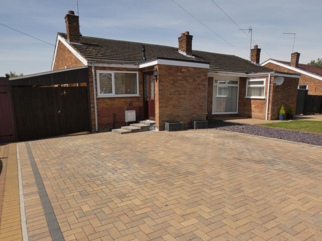 Basil Green, Peterborough PE2 2 bed bungalow £950 pcm (£219 pw)