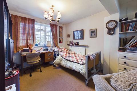 146 Reservoir Road, Gloucester, GL4 6SA