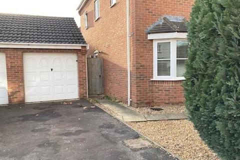 4 bedroom detached house to rent, Saunders Close, Peterborough PE2