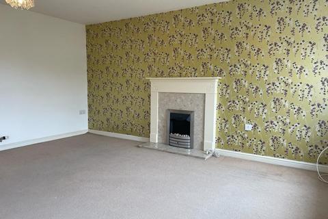 4 bedroom house to rent, Lyvelly Gardens, Peterborough PE1