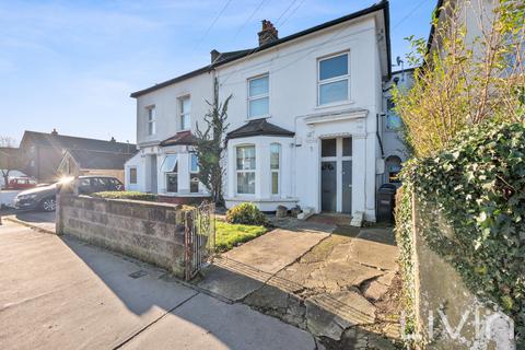 49a Bensham Manor Road, Thornton Heath, CR7 7AE