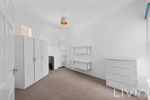 49a Bensham Manor Road, Thornton Heath, CR7 7AE