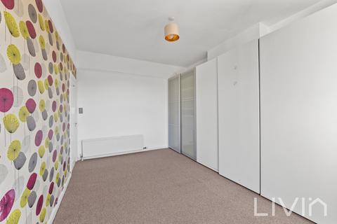 49a Bensham Manor Road, Thornton Heath, CR7 7AE