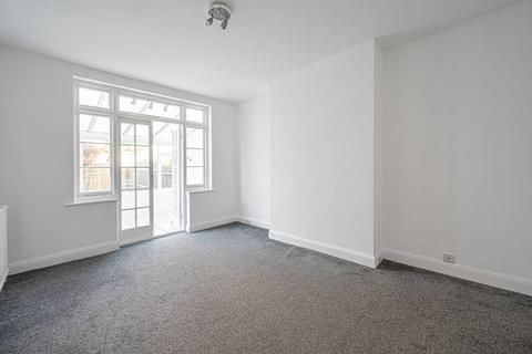 4 bedroom semi-detached house to rent - Vines Avenue, Finchley, London, N3