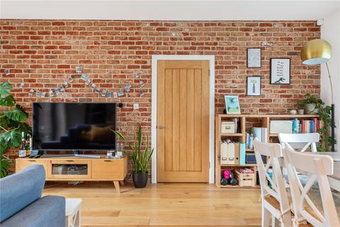 140 Upper Tulse Hill, London, SW2 2RR