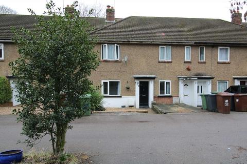 2 bedroom maisonette to rent, The Highlands, Potters Bar