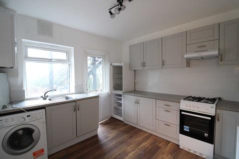 2 bedroom maisonette to rent, The Highlands, Potters Bar