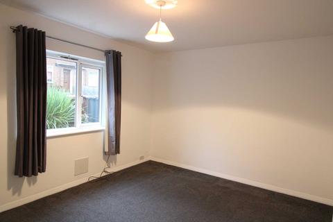 2 bedroom maisonette to rent, The Highlands, Potters Bar