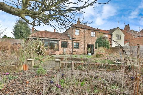 3 bedroom semi-detached house for sale, Pasture Road, Barton-Upon-Humber, Lincolnshire, DN18 5HN
