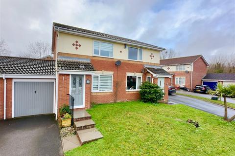 2 bedroom terraced house for sale, Trentham Close, Paignton