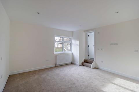 2 bedroom apartment for sale, Moss Lane, Pinner Village, HA5