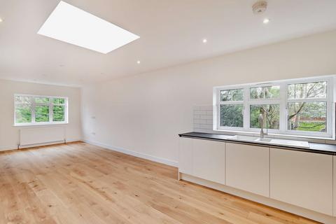 2 bedroom apartment for sale, Moss Lane, Pinner Village, HA5