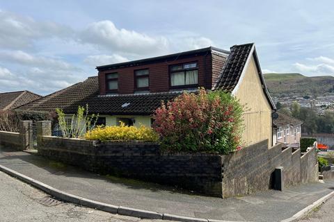 4 bedroom semi-detached bungalow for sale, Sycamore Drive Tonypandy - Tonypandy