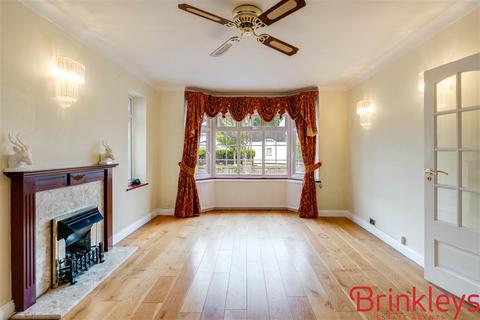 5 bedroom detached house to rent, Wendover Drive, London