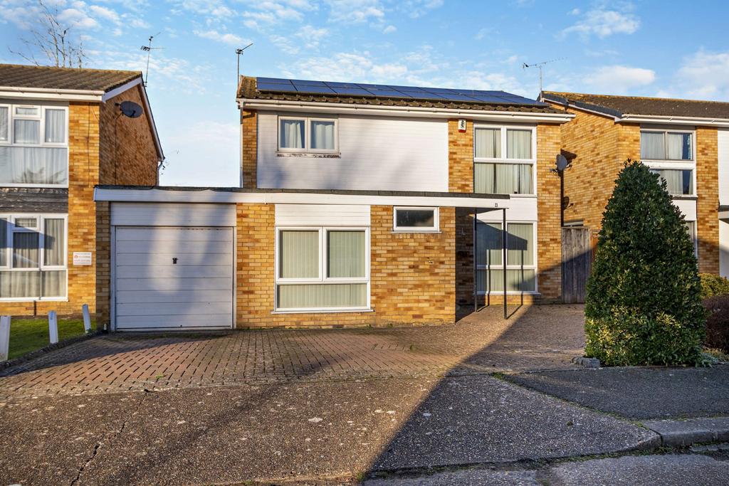 Langland Drive, Pinner, HA5 5 bed detached house for sale £900,000