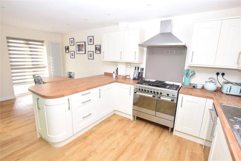 4 bedroom link detached house for sale, Fennfields Road, South Woodham Ferrers, Essex, CM3