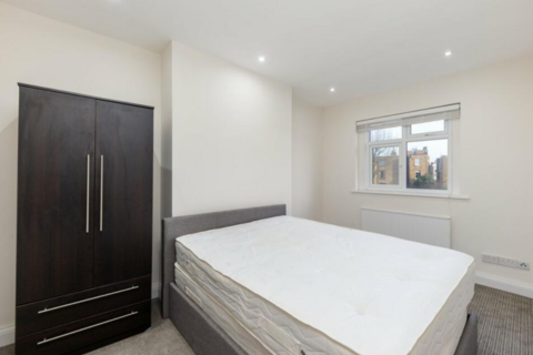 3 bedroom flat to rent, Percy Road, London