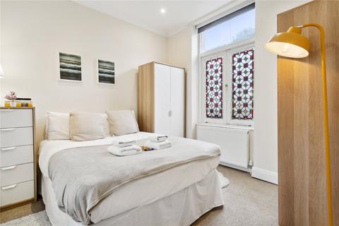 1 bedroom flat for sale, Margravine Gardens, London