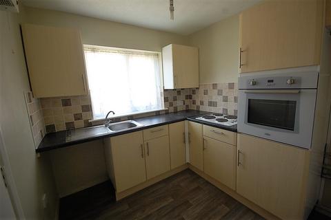 2 bedroom ground floor flat to rent, Kenworthy Road, Braintree CM7