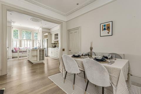 4 bedroom end of terrace house for sale, Hestercombe Avenue, Fulham, London