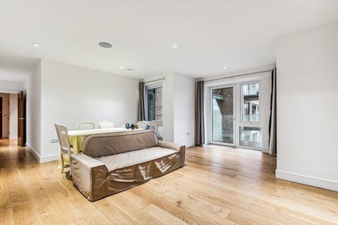 2 bedroom flat for sale, Rothschild House, 8 Kew Bridge Road, Brentford, Middlesex