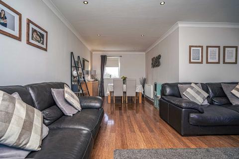144 Cairnhill Circus, Glasgow, G52 3NL
