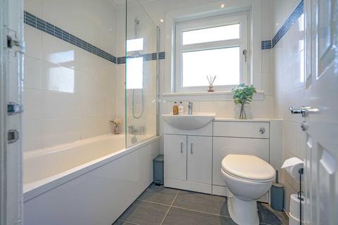144 Cairnhill Circus, Glasgow, G52 3NL