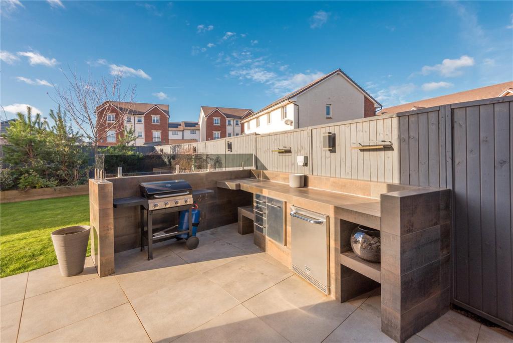Outdoor Kitchen