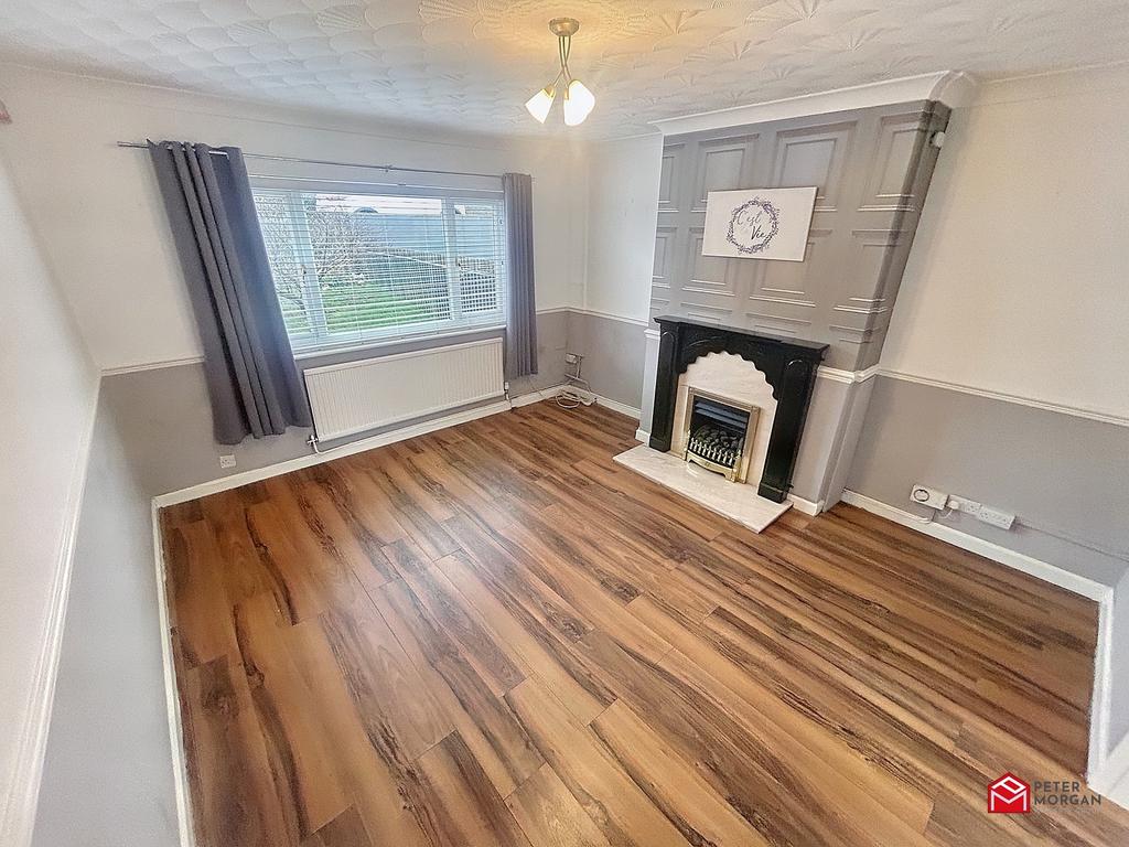 Tonyrefail CF39 3 bed semidetached house for sale £179,950