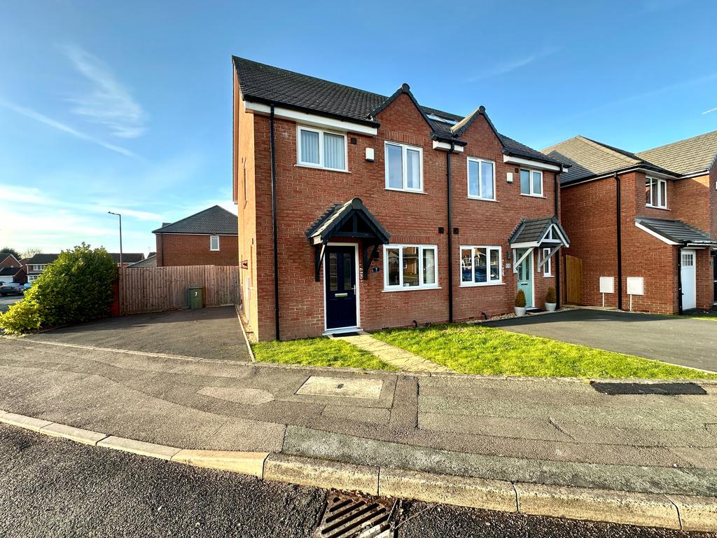 Cavalier Circus, Wolverhampton WV10 3 bed semidetached house for sale