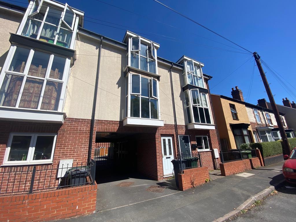 Cobden Street, Wednesbury WS10 2 bed townhouse £125,000