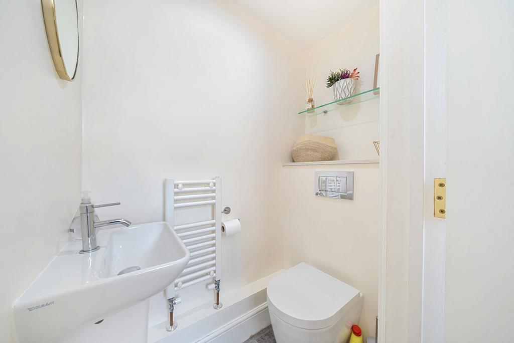 Cloakroom/Wc