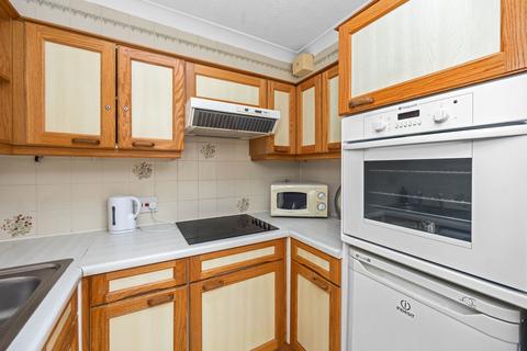 1 bedroom flat for sale, Roslan Court Rosemary Lane, Horley RH6