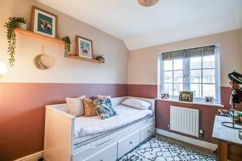 3 Bletchley Way, Horsforth, Leeds, LS18 4FZ