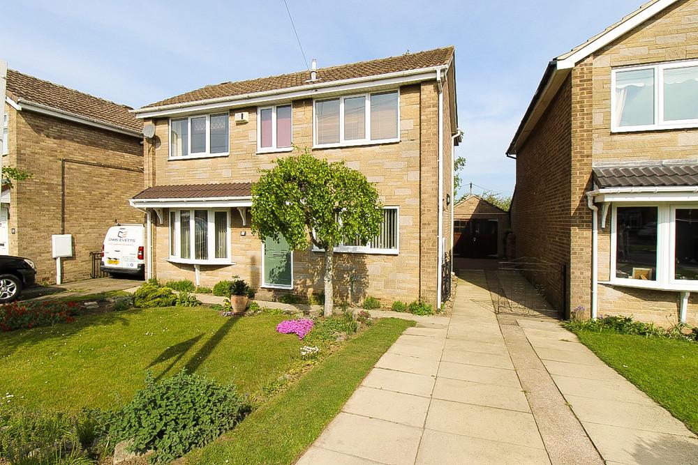 Fleming Way, Flanderwell, Rotherham... 3 bed detached house £280,000