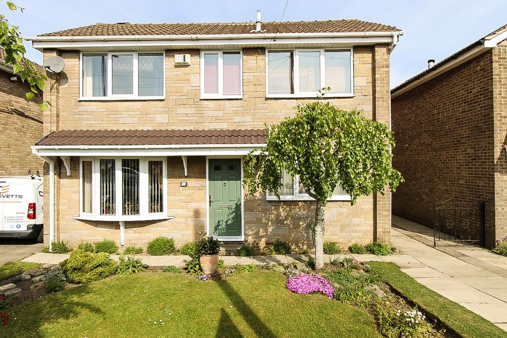 Fleming Way, Flanderwell, Rotherham... 3 bed detached house £280,000
