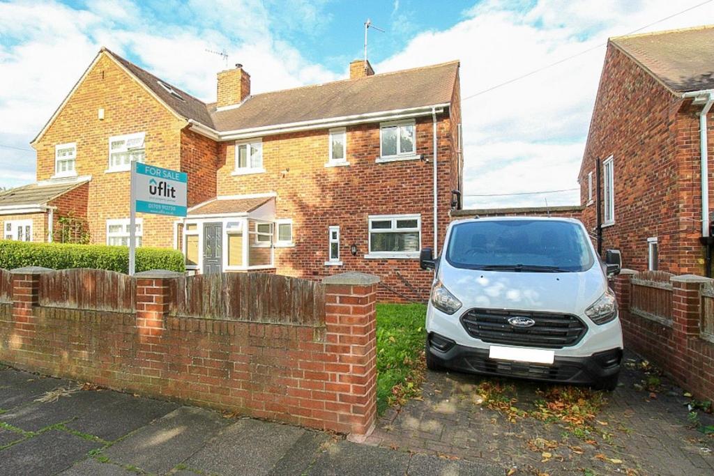 Valley Road, Swinton, Mexborough 3 bed semidetached house for sale £
